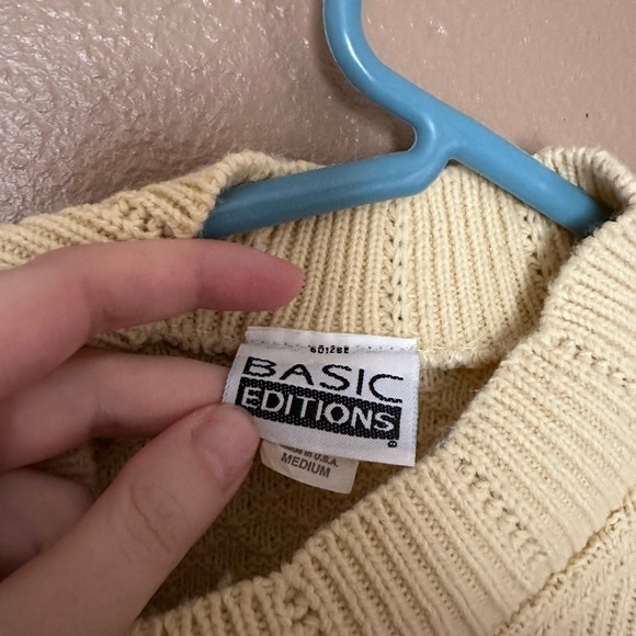 Vintage Basic Editions Butter Yellow Sweater Size M - Picture 5 of 6